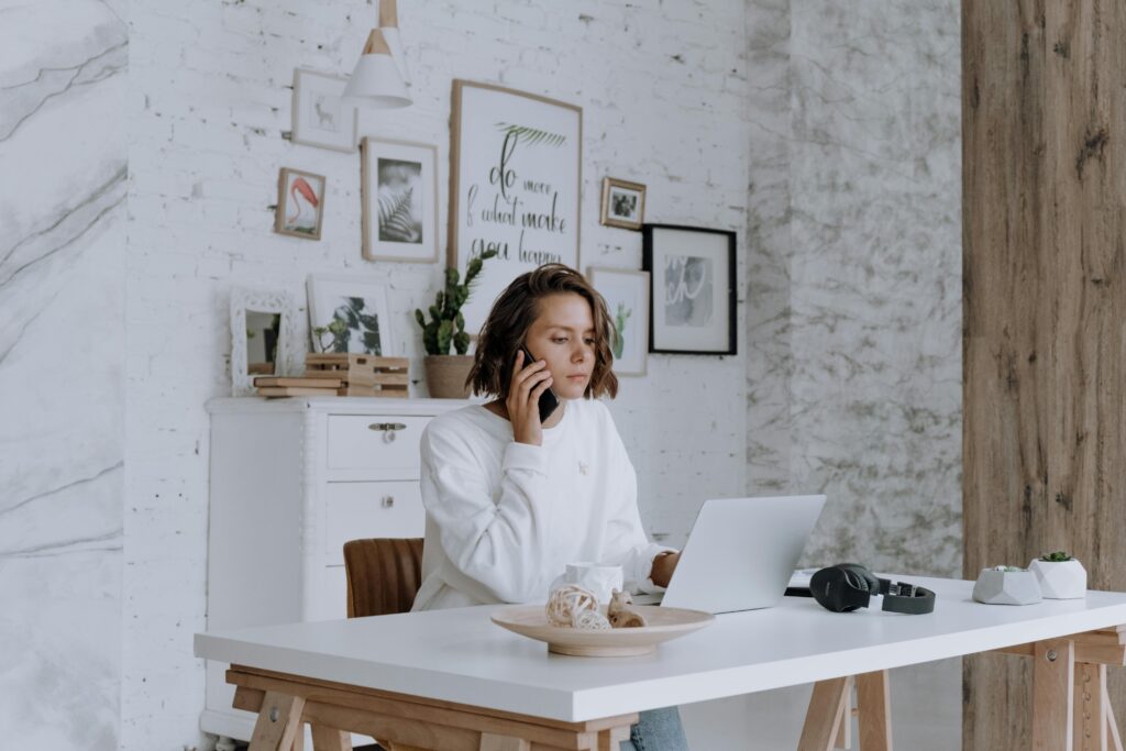 Restuin.com: Undangan Digital Mudah Dibagikan via WhatsApp | Photo by cottonbro studio on Pexels